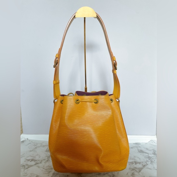 Louis Vuitton Epi Noe Bucket Bag. Gorgeous Fall Colors. Quiet Luxury! EUC ✨ - Picture 4 of 13